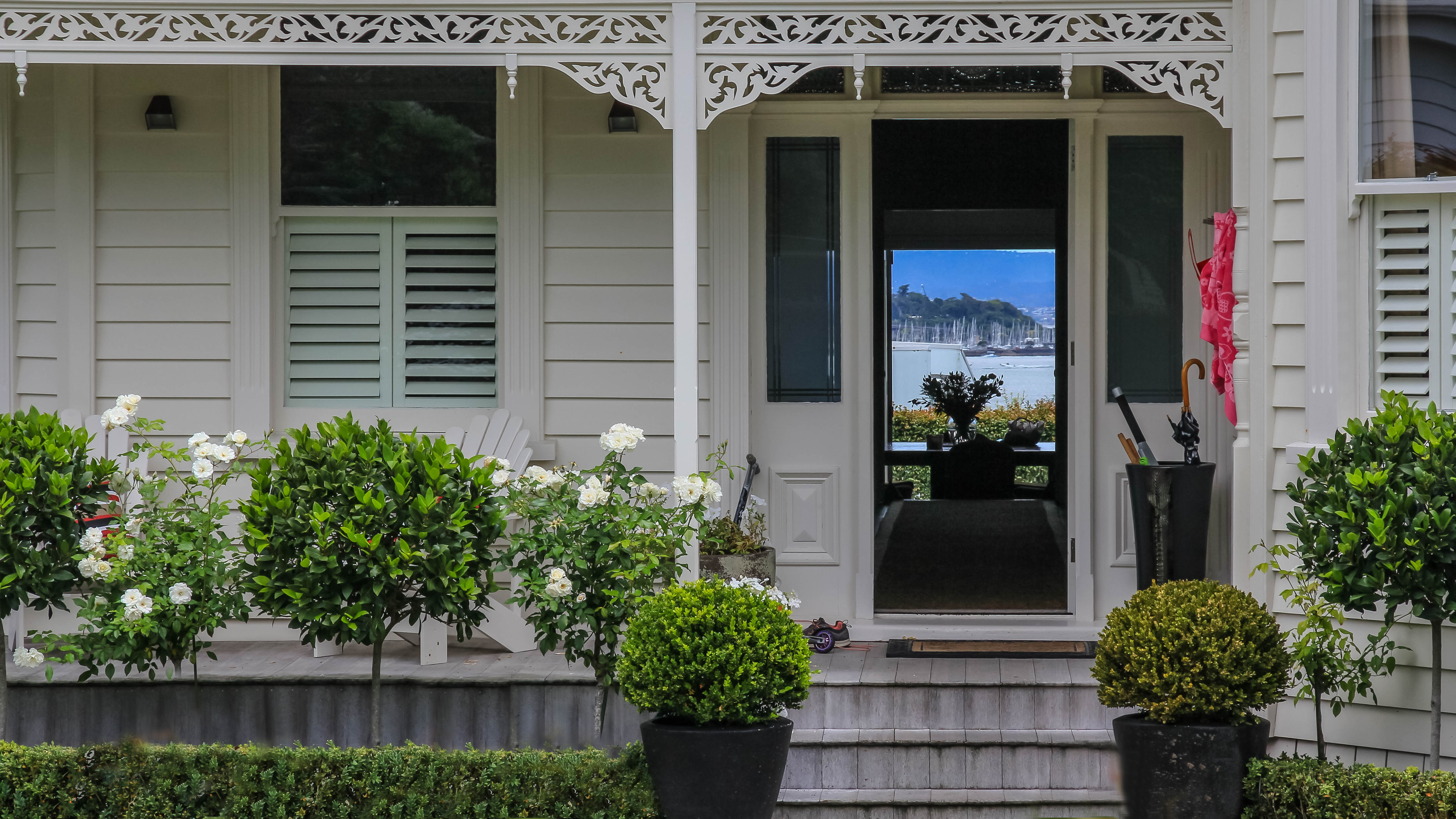 NZ Auckland Stanley Point Villa to garden 01.jpg