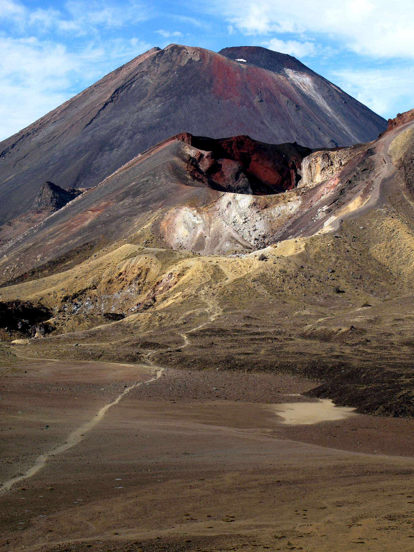 NZ Tongariro NP Mt Ngaruahoe.jpg