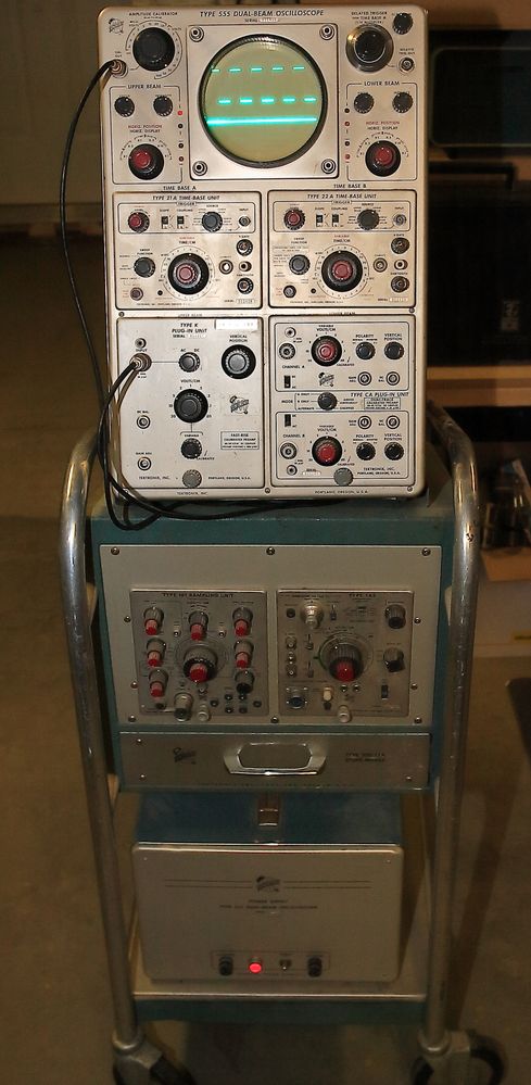 Tektronix 555.JPG