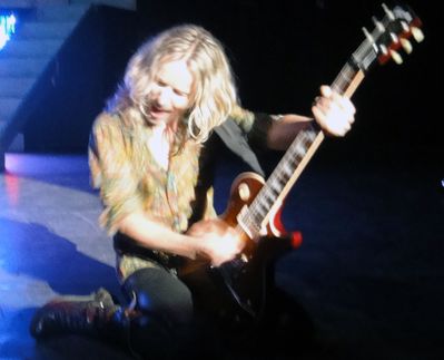 DSC05980 copyTSknees.jpg