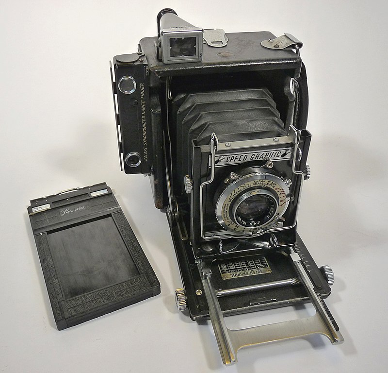 800px-Graflex_speedgraphic_medium_format,_1.jpg