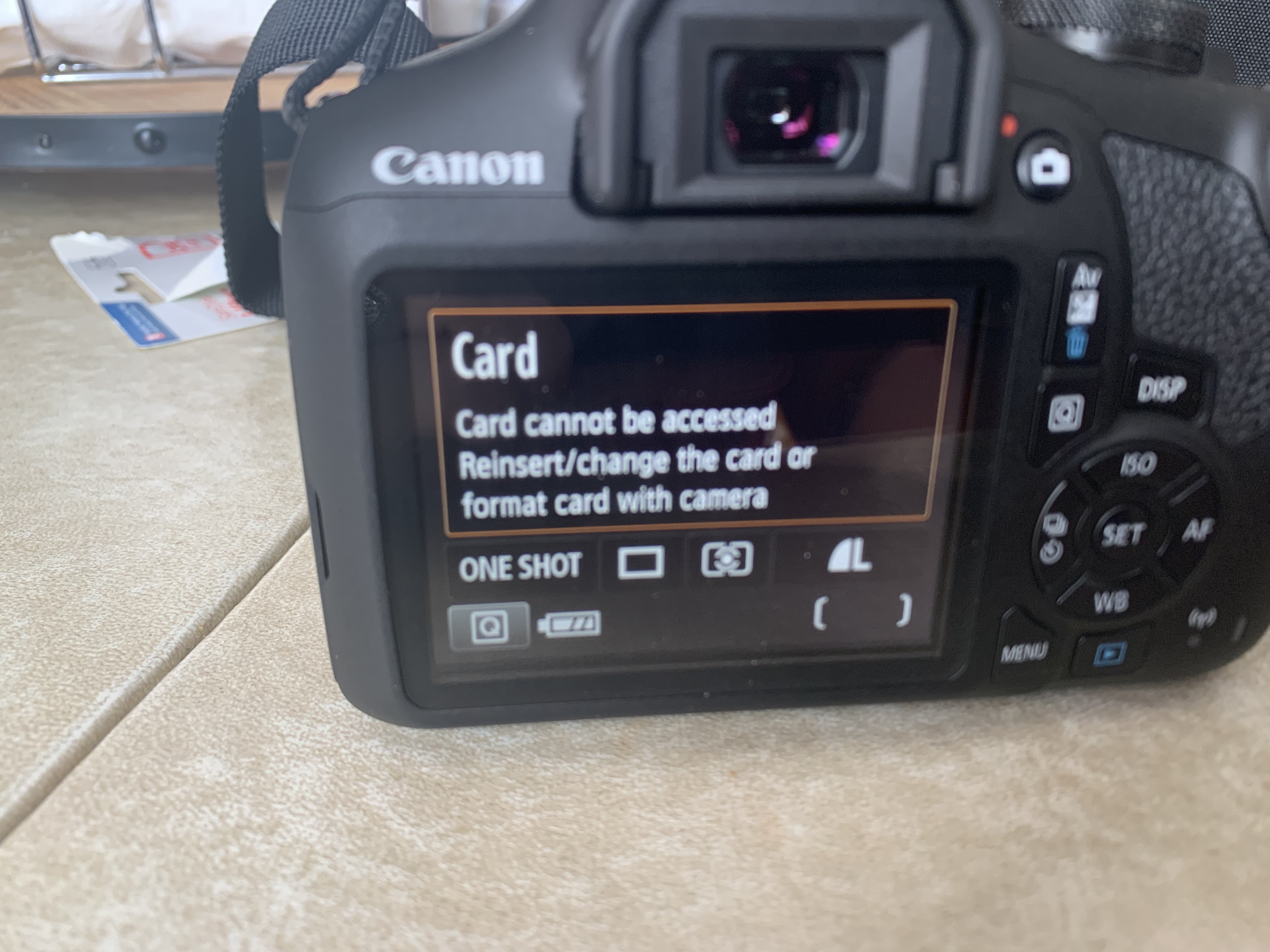 Canon EOS R6 Mark II + RF 24-70mm f/2.8 L IS USM + 2 SanDisk 32GB