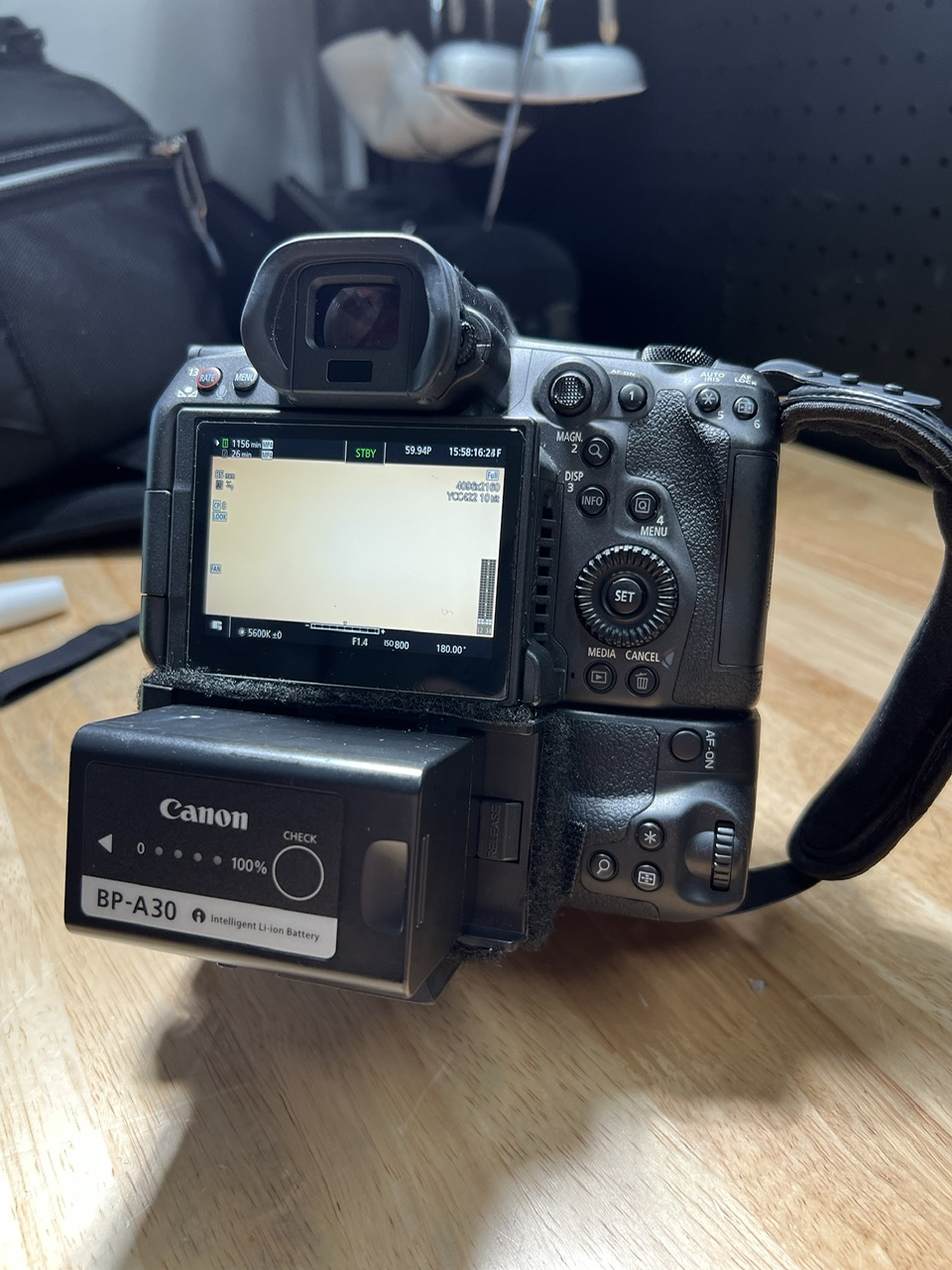 What USB cable does the Canon Eos R10 use? - Canon Community