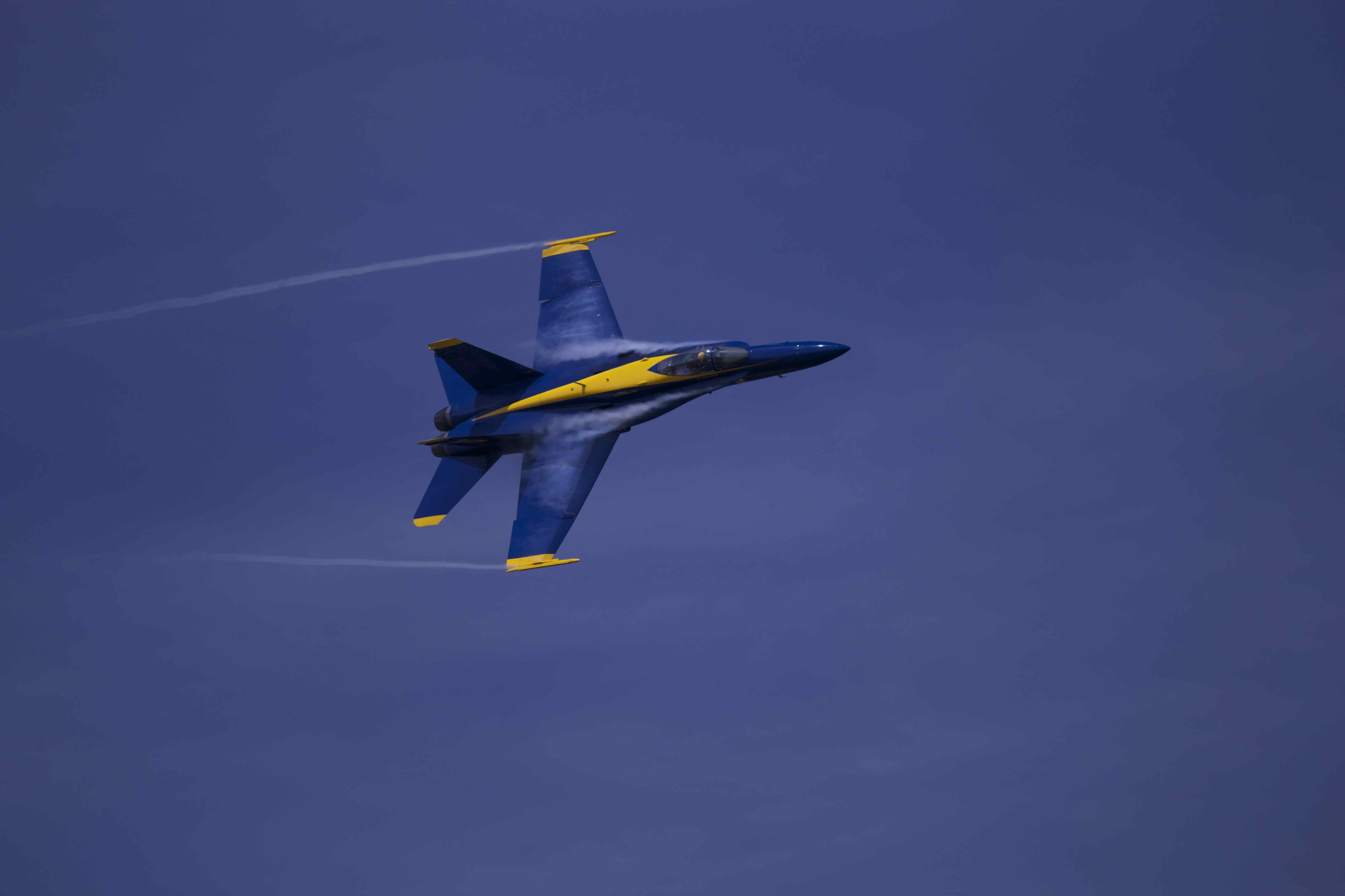 Blue Angel Con Trail _6548.jpg