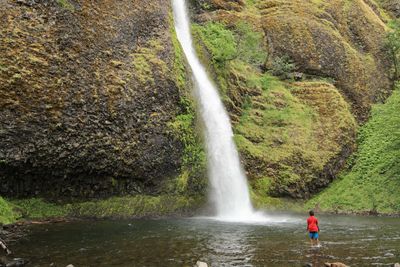 RedShirtWaterFall_small.jpg