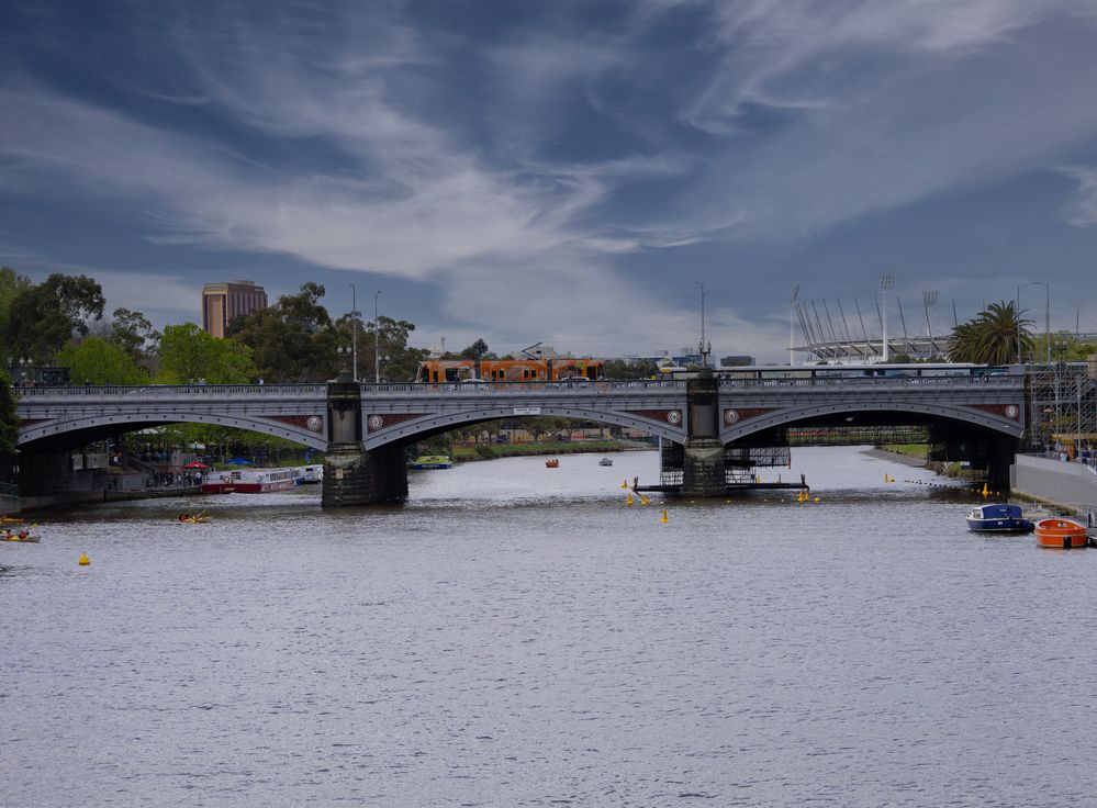 Parramatta River  R6MkII  RF70-200@70  ISO-125  F4  SS 1/1250