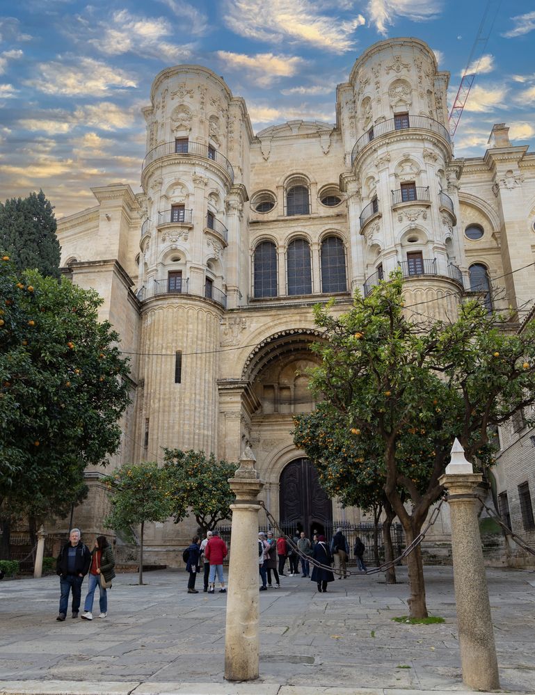 Malaga Cathedral  R6 Mrk2   RF24-105@24mm   ISO-250   f5   SS 1/320s   Handheld