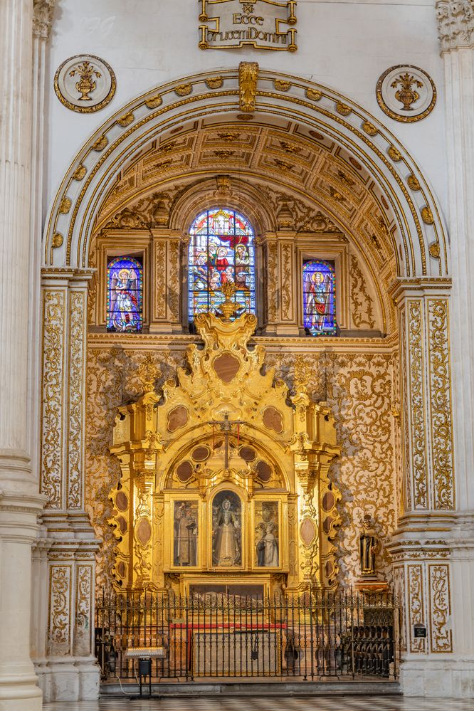 Granada Cathedral   R6 Mrk2   RF24-105@65mm   f4   ISO-125   SS 1/3s   Handheld