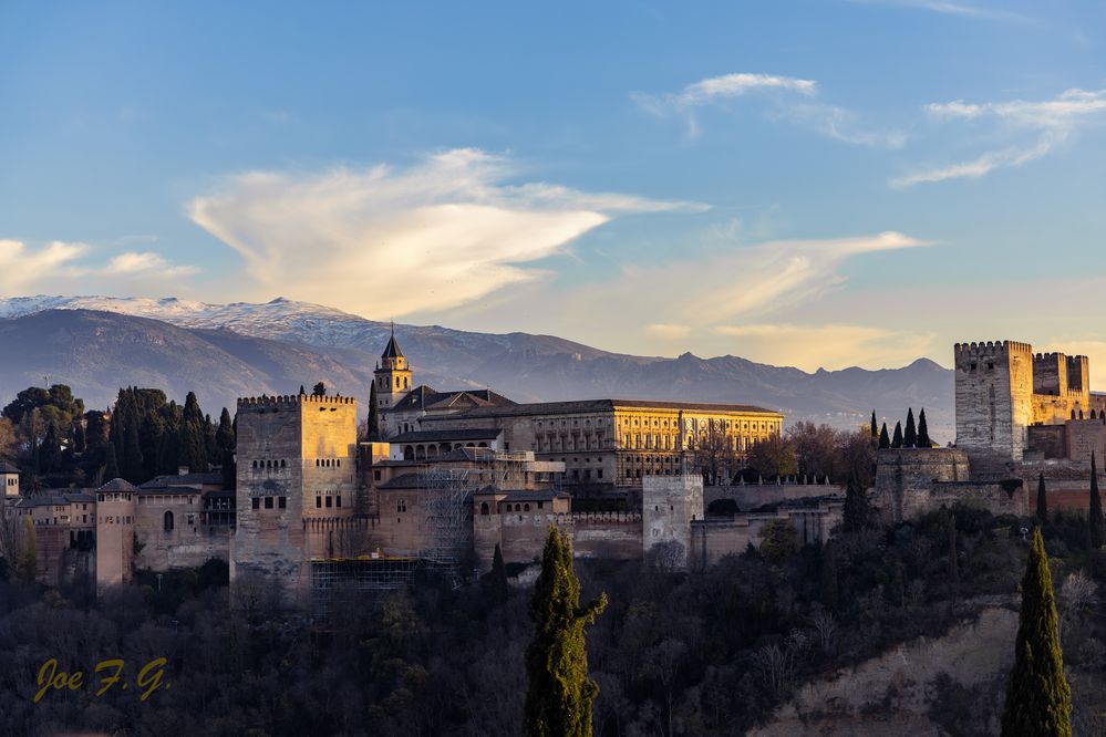 The Alhambra  R6 Mrk2   RF24-105@72mm   f4   ISO-1250   SS 1/1250s    Handheld