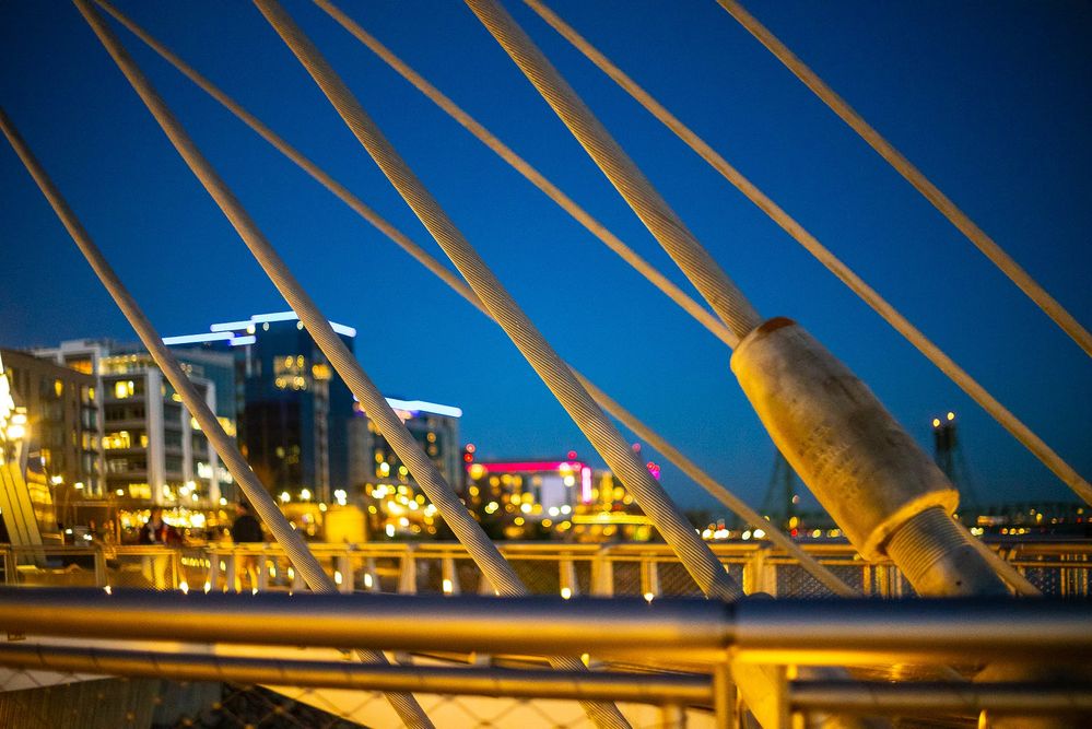 Manual peak focusing on the steel cables