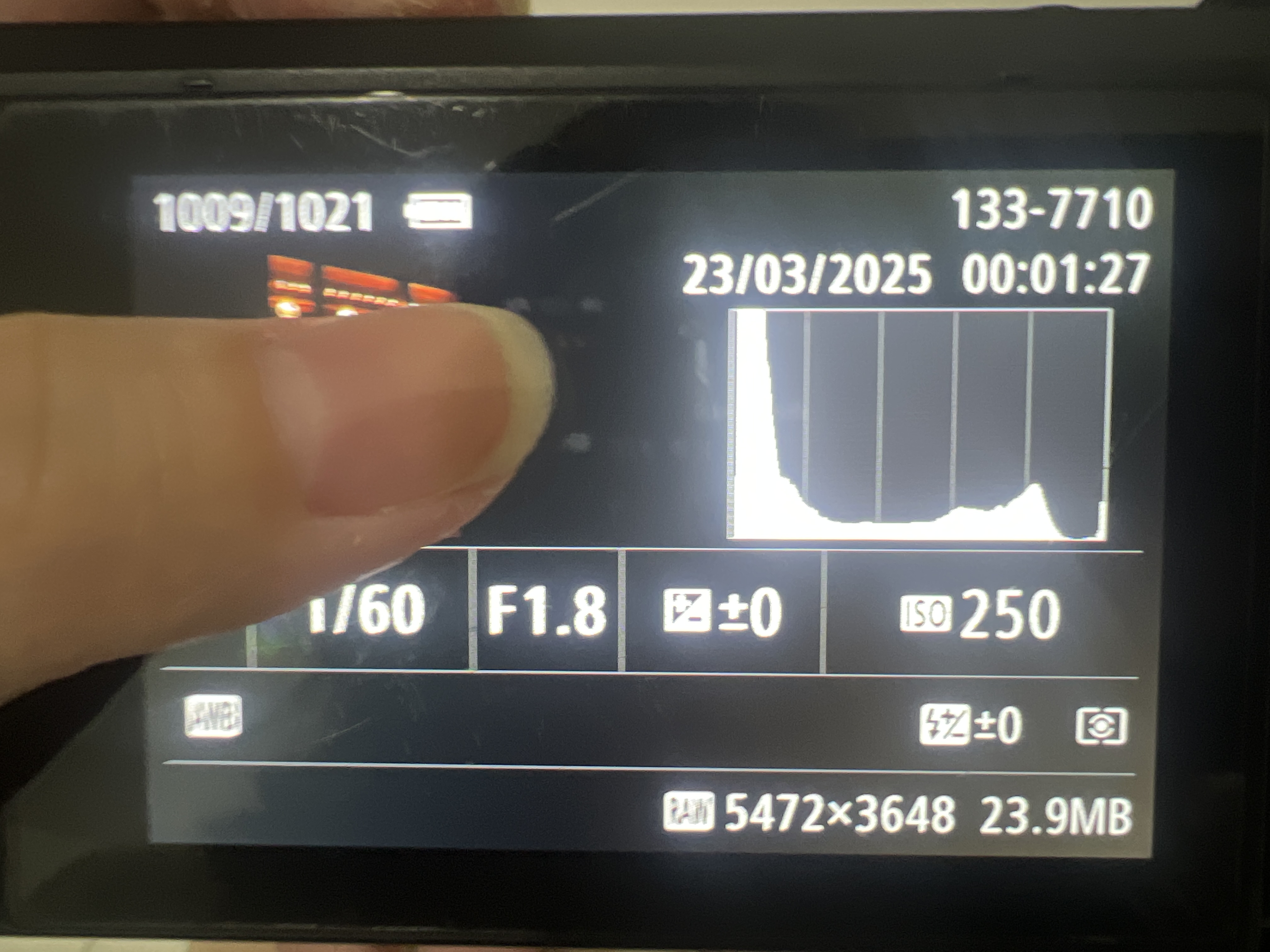 Solved: PowerShot G7 X Mark II screen shows too much infor