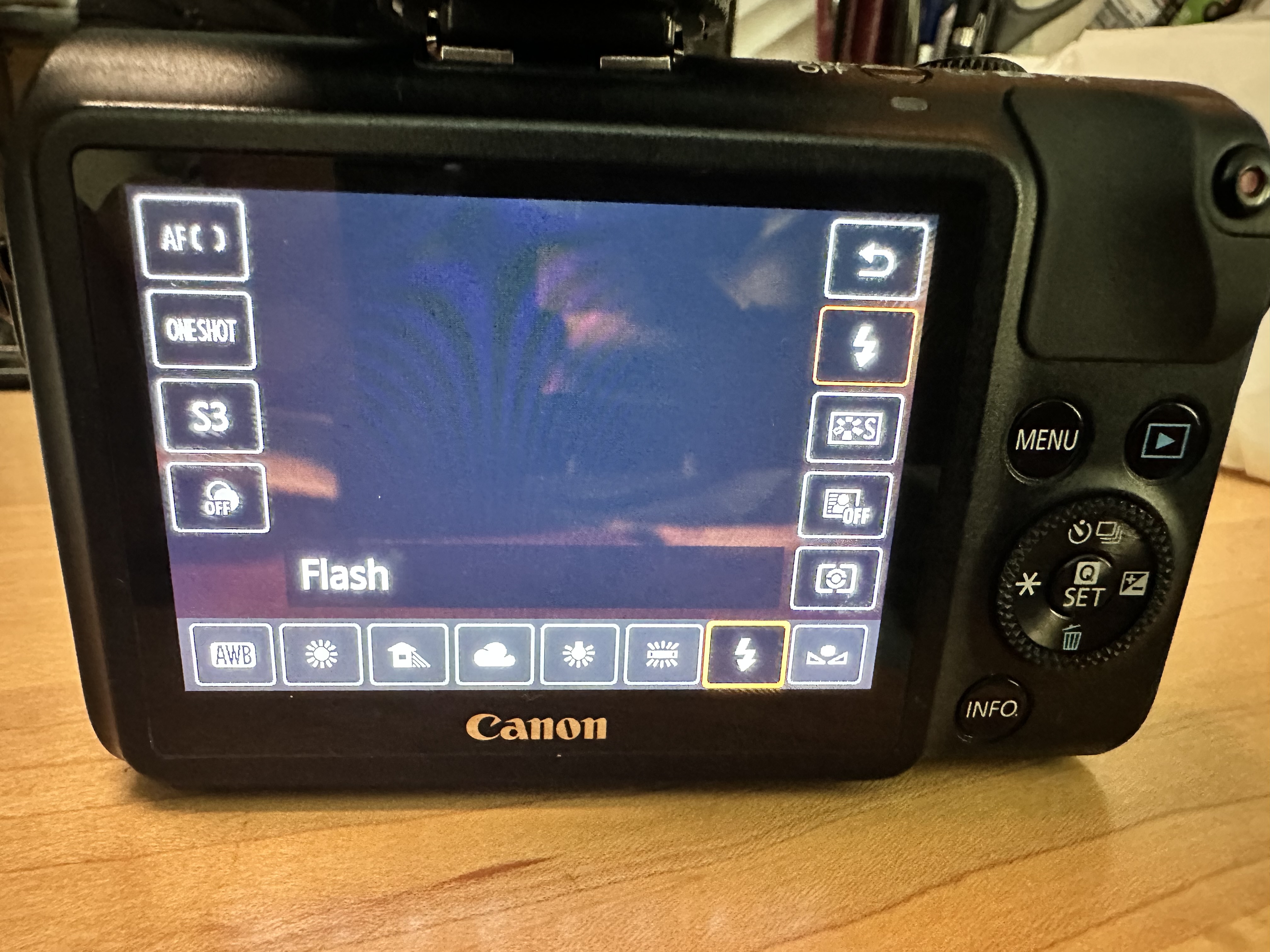 EOS M questions: Photo on entire screen in playbac - Canon