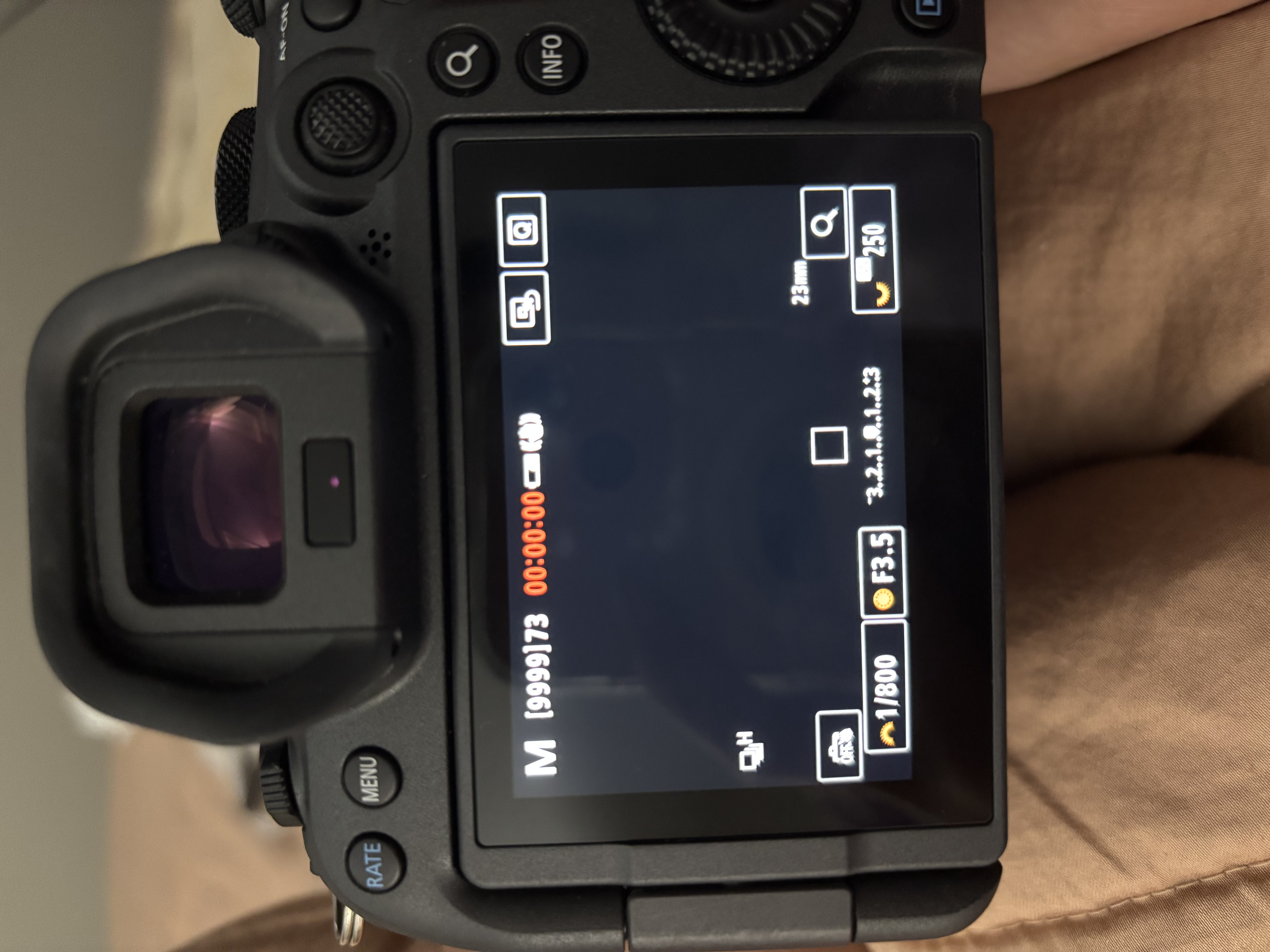 Solved: EOS R6 Mark II Red zeros on screen - Canon Community