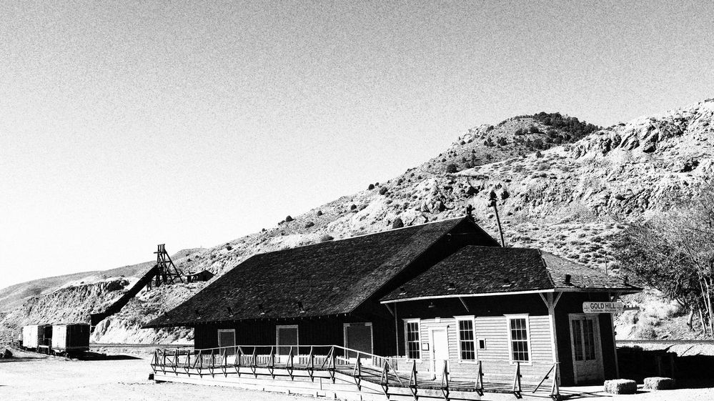 Gold Hill Staton, mine and Train.JPG