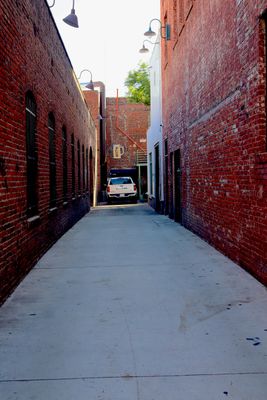 PasadenaAlley02.JPG