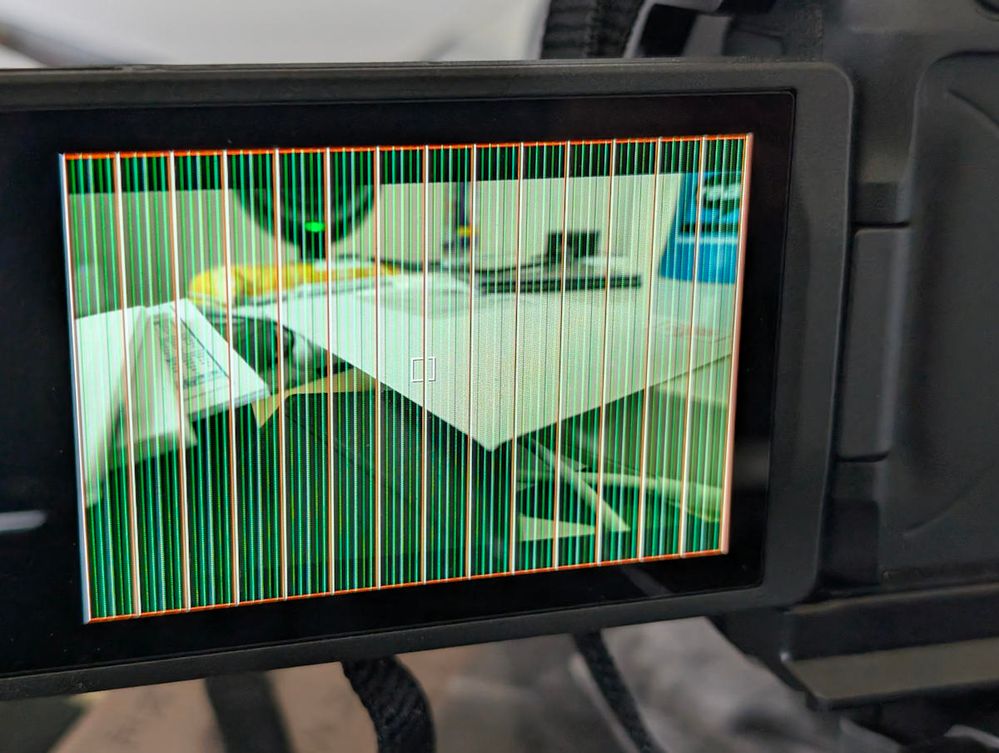 Screen frozen, switching the camera off has no effect