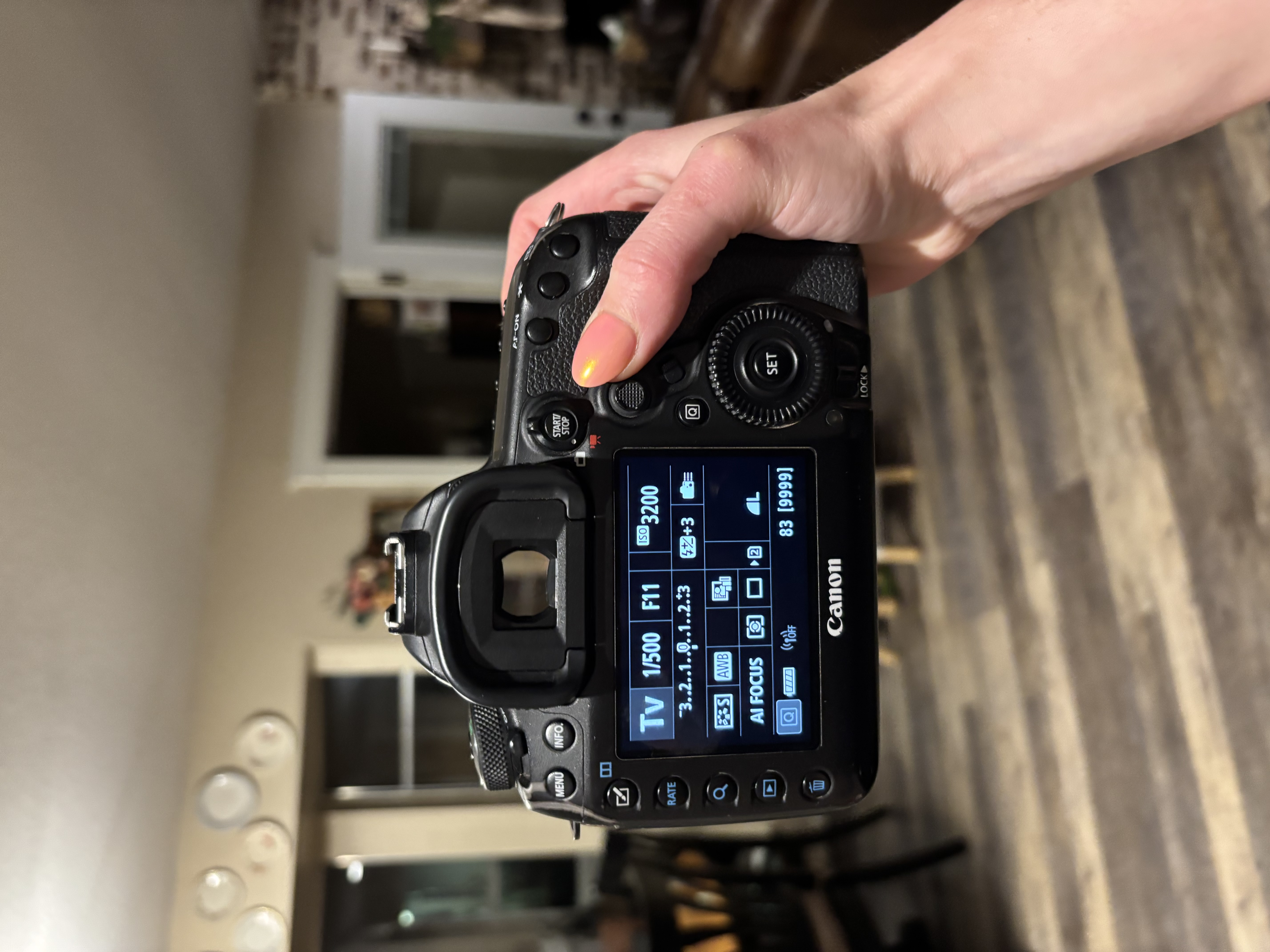 Solved: Help!! EOS 5D Mark IV manual mode not working, bla... - Canon ...