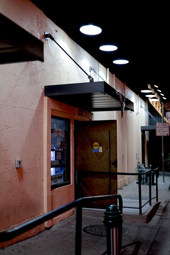 Alley.JPG