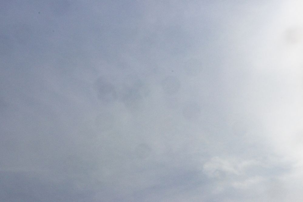 R7, 24mm (so 40ish). Centre visible, right visible. Top cropped off with APS-C