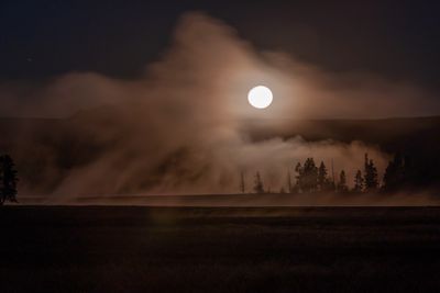 Yellowstone moon.jpg