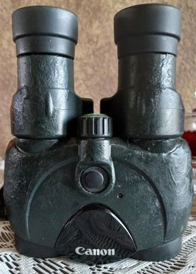 Binoculars.jpg